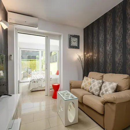 Appartement In Pore Near Rock