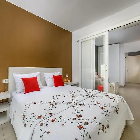 Apartman In Pore Near Rock Poreč