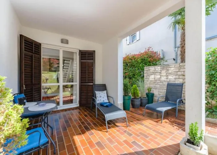 Apartament In Pore Near Rock